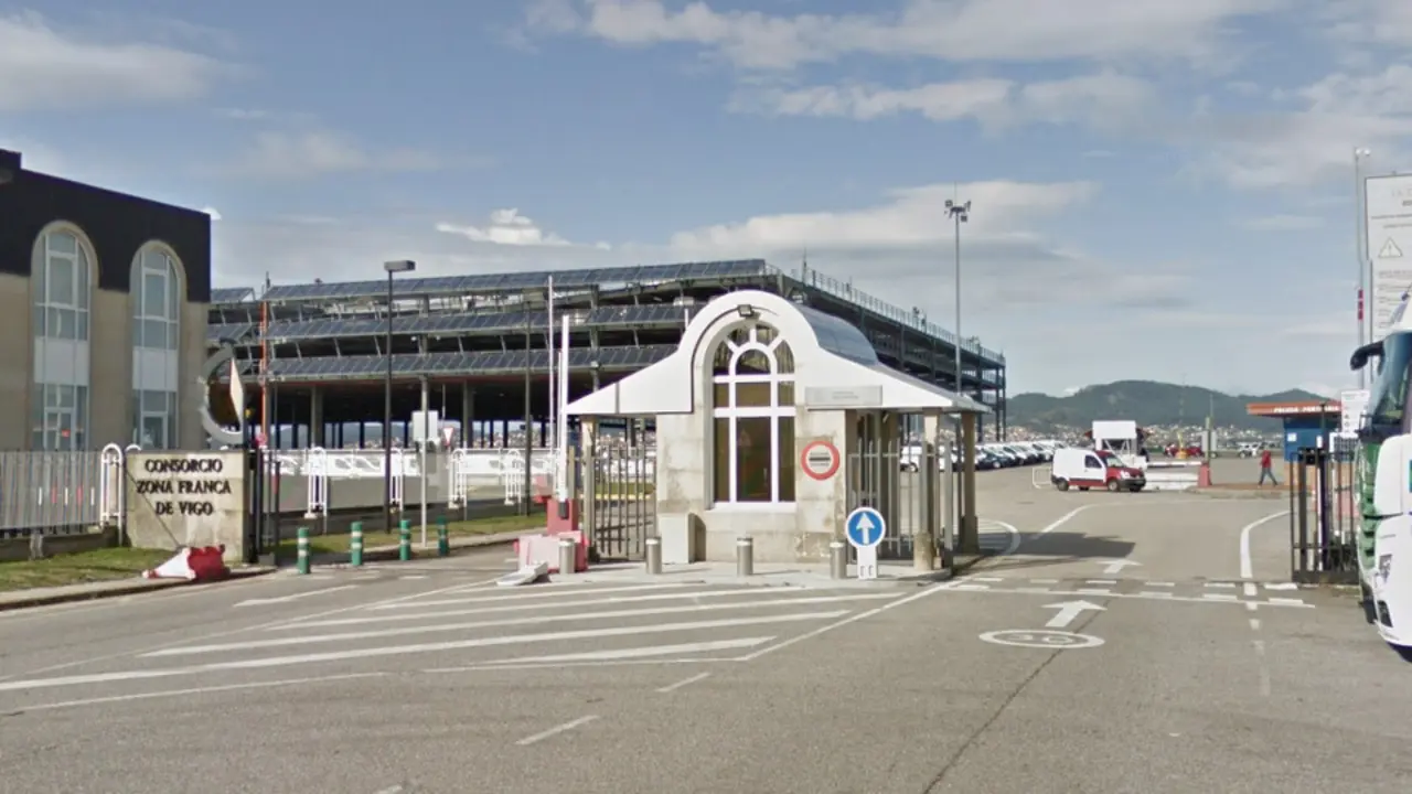 Entrada del puerto de Bouzas. GSV