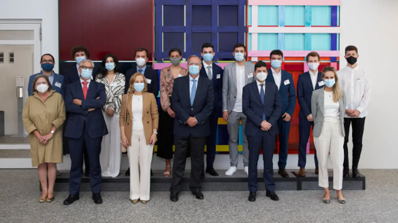 Foto do acto da concesi&oacute;n de bolsas. FUNDACI&Oacute;N BARRI&Eacute;