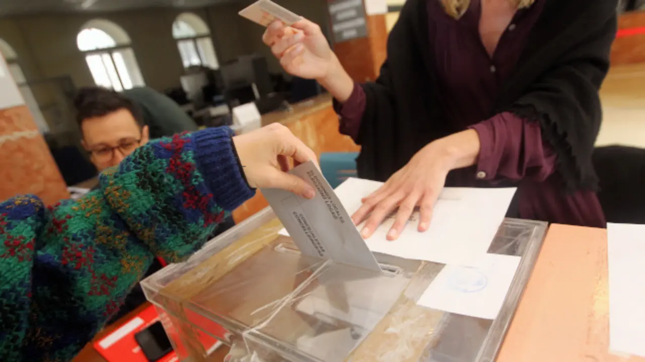 Generated by  IJG JPEG Library
Generated by  IJG JPEG Library
AppleMark
