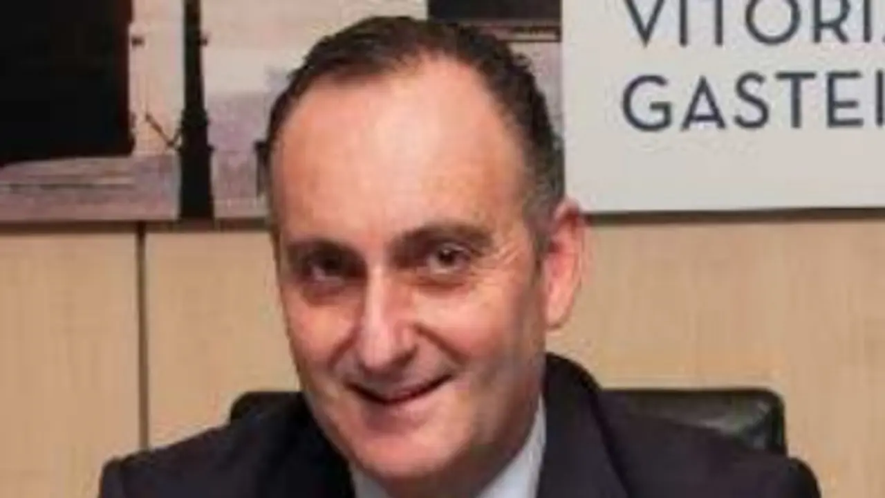 Roberto Ducay. CORREOS