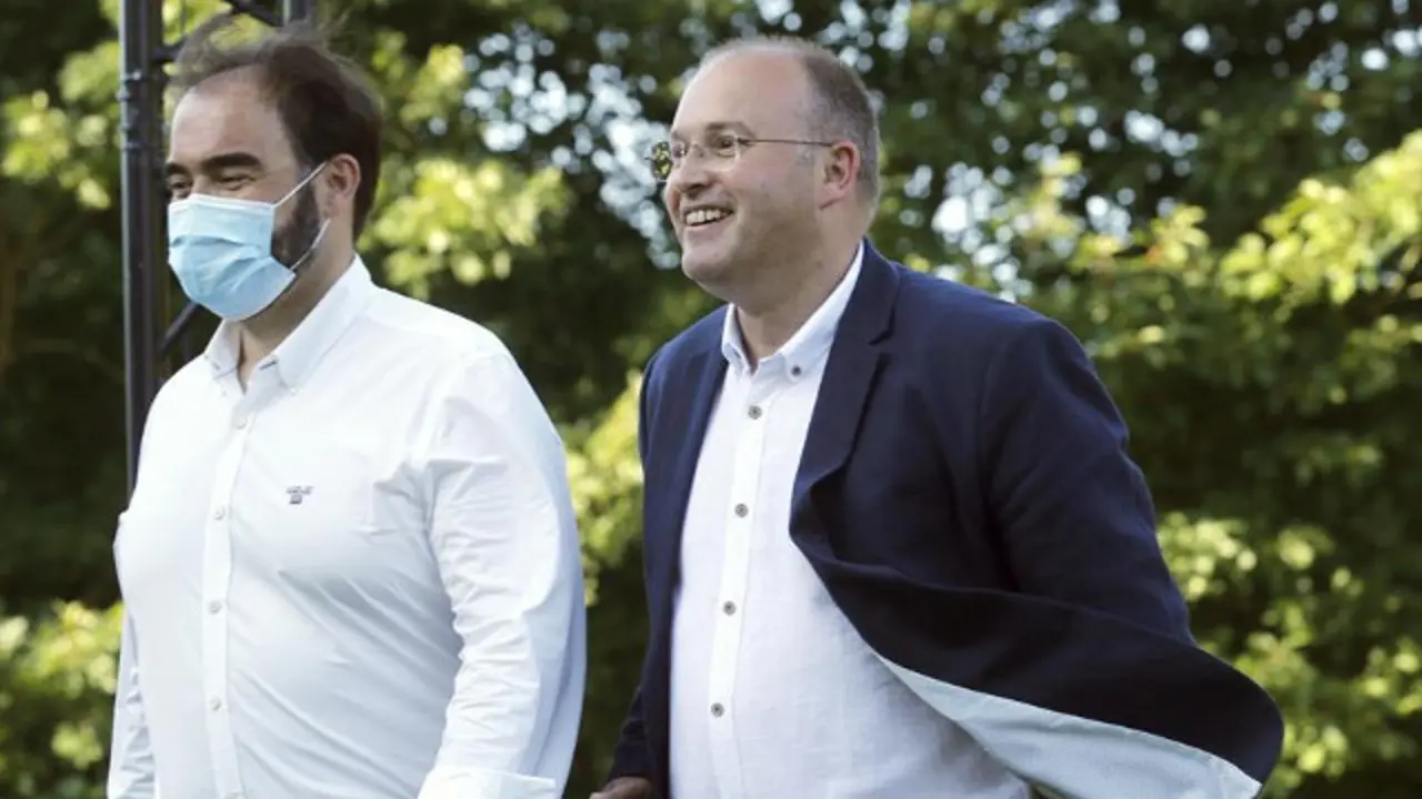 Miguel Tellado e José Alberto Pazos. EFE