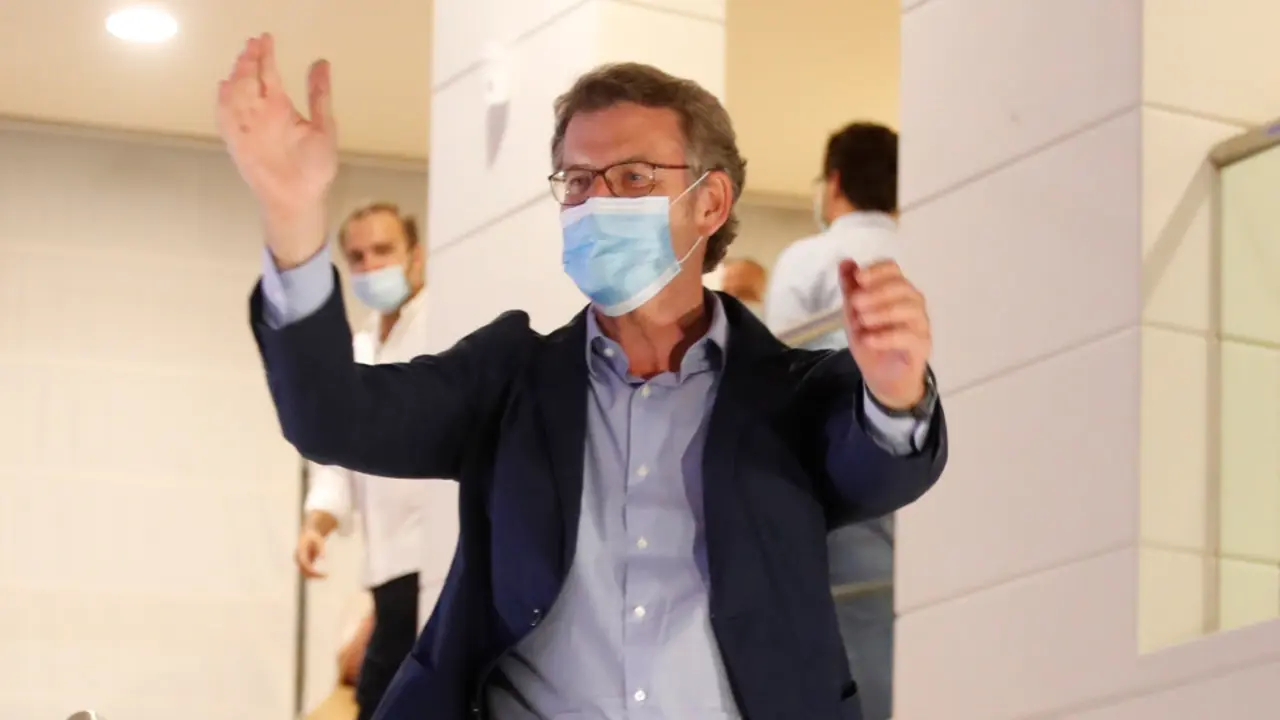 Alberto Núñez Feijóo, tras revalidar este domingo su cuarta mayoría absoluta. LAVANDEIRA JR. (EFE)