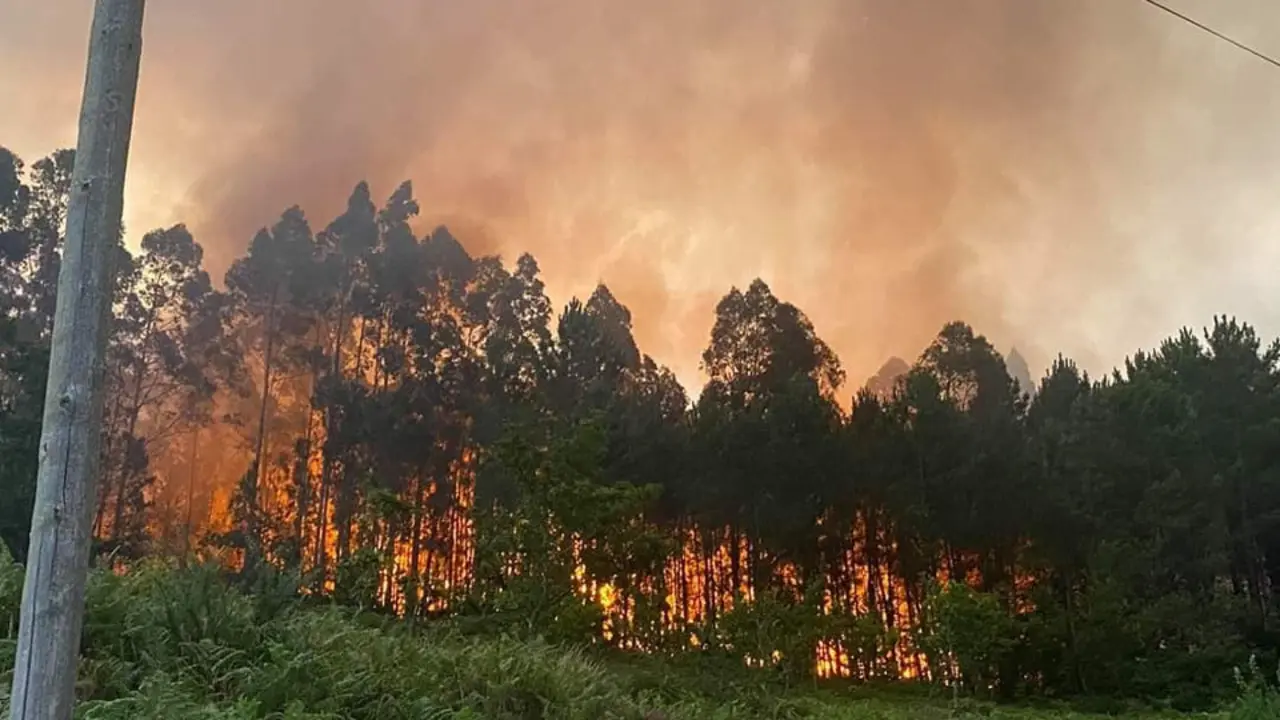 Incendio en Lara&ntilde;o. INCENDIOS ESPA&Ntilde;A