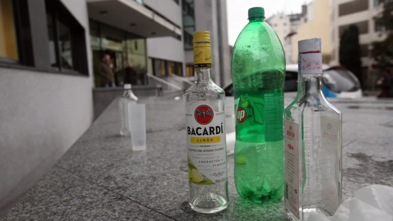 Restos de un botellón. AEP