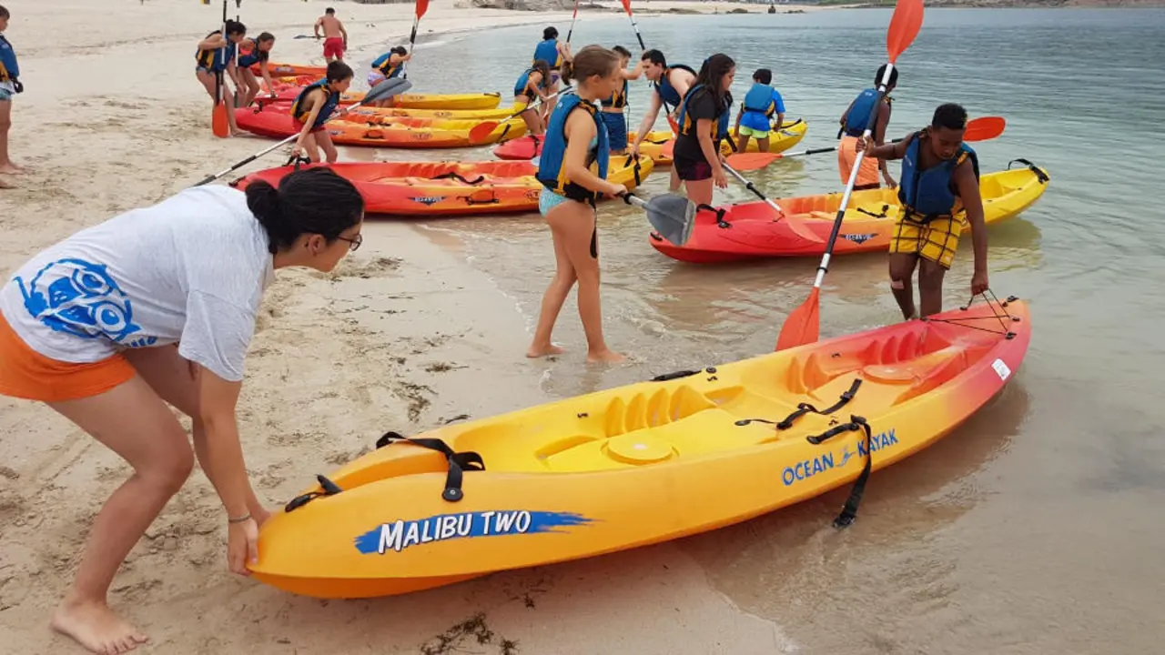 Una clase de kayak. ARCHIVO