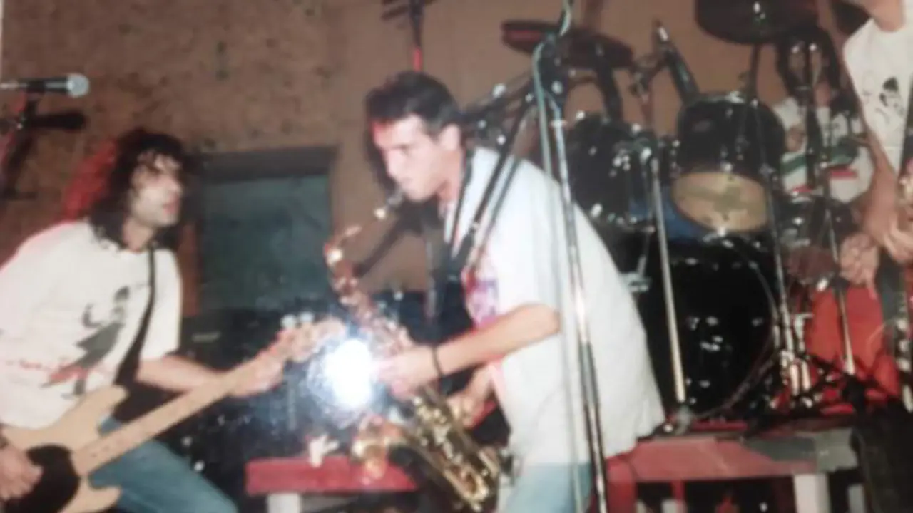 Selu durante unha actuación con Reincidentes. TWITEER