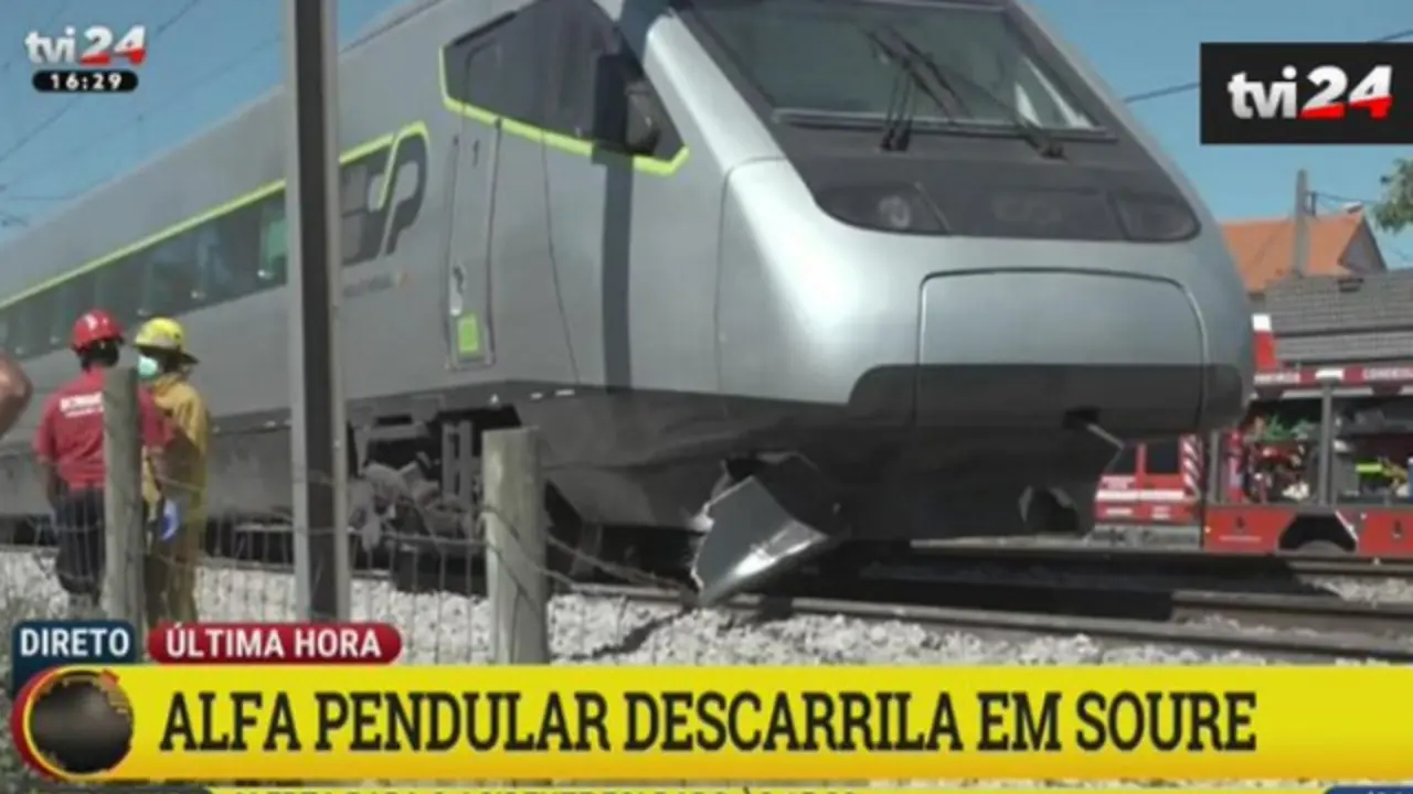 El tren siniestrado en Soure. TVI