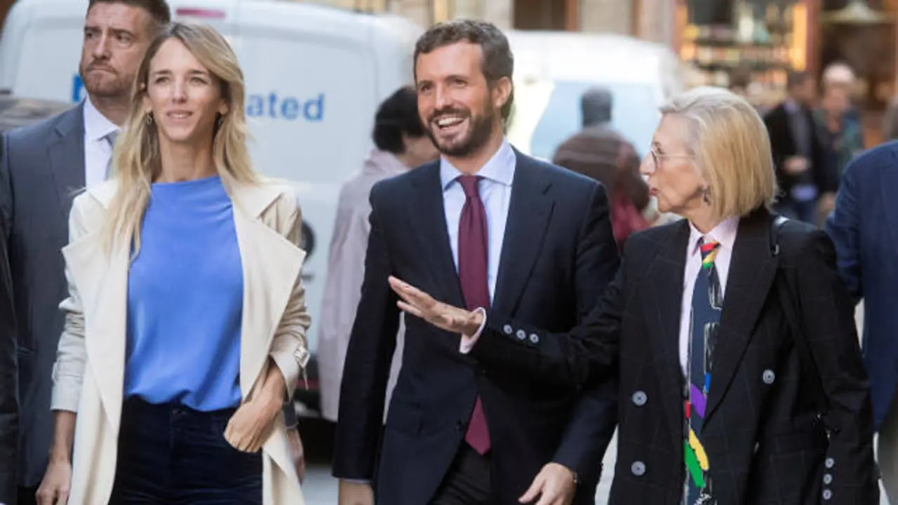 Rosa Díez junto a Pablo Casado y Cayetana Álvarez de Toledo. ARCHIVO