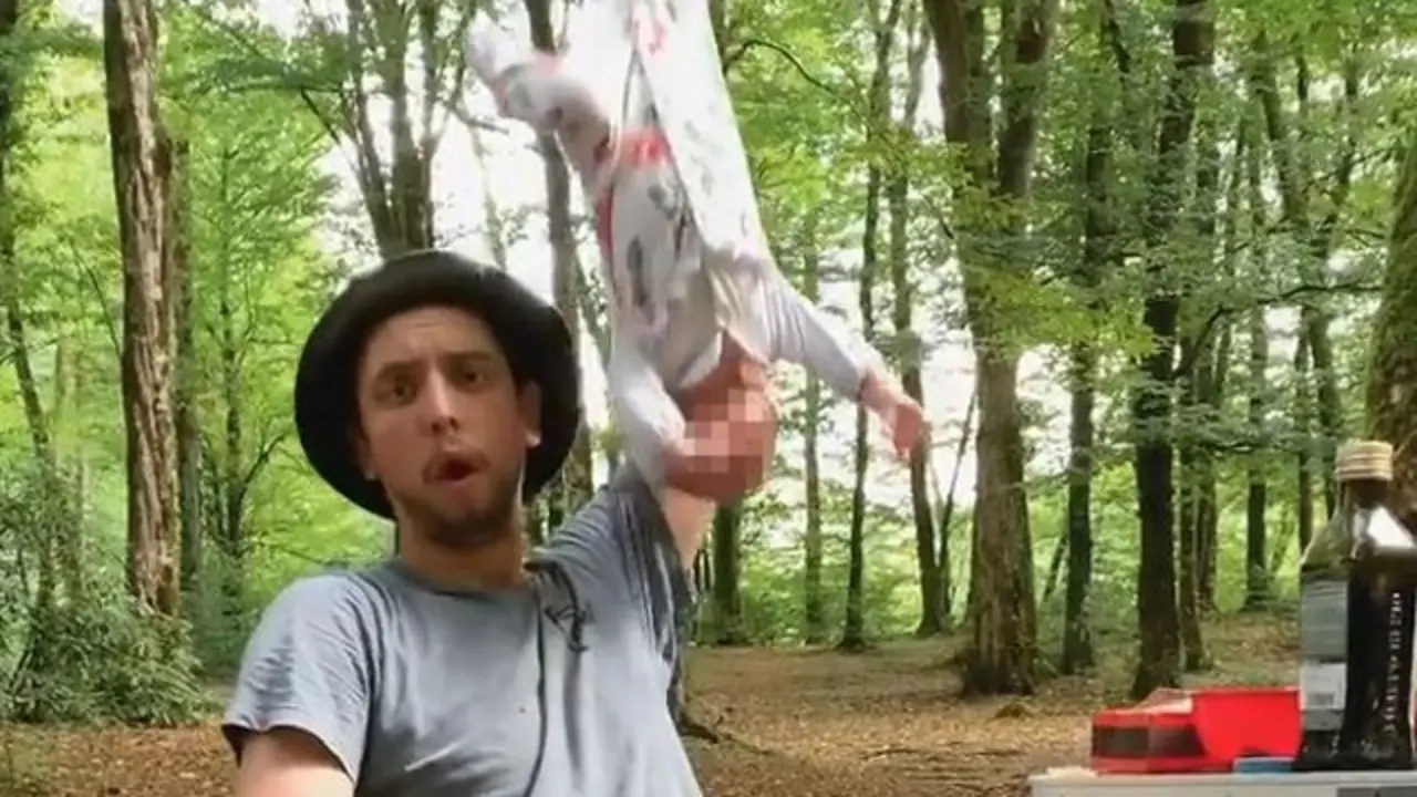 Un momento del vídeo viral. YOUTUBE