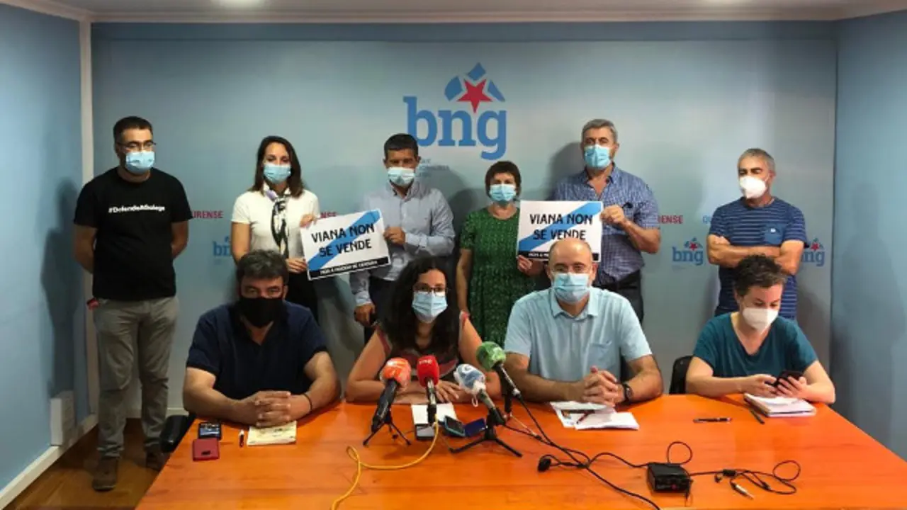 Secundino Fernández con representantes da Executiva nacional do BNG. DP