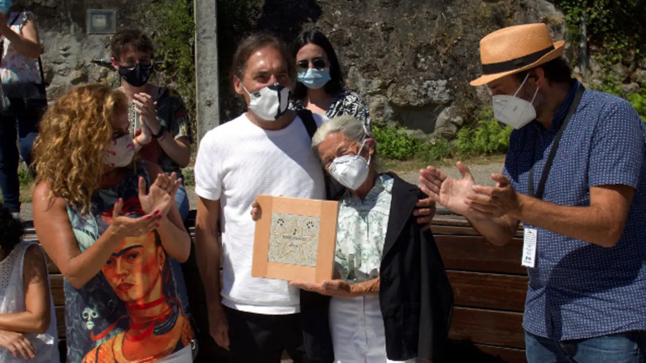 Benedicta Sánchez, coa súa estrela na pasada edición do Festival de Cans. SALVADOR SAS (EFE)