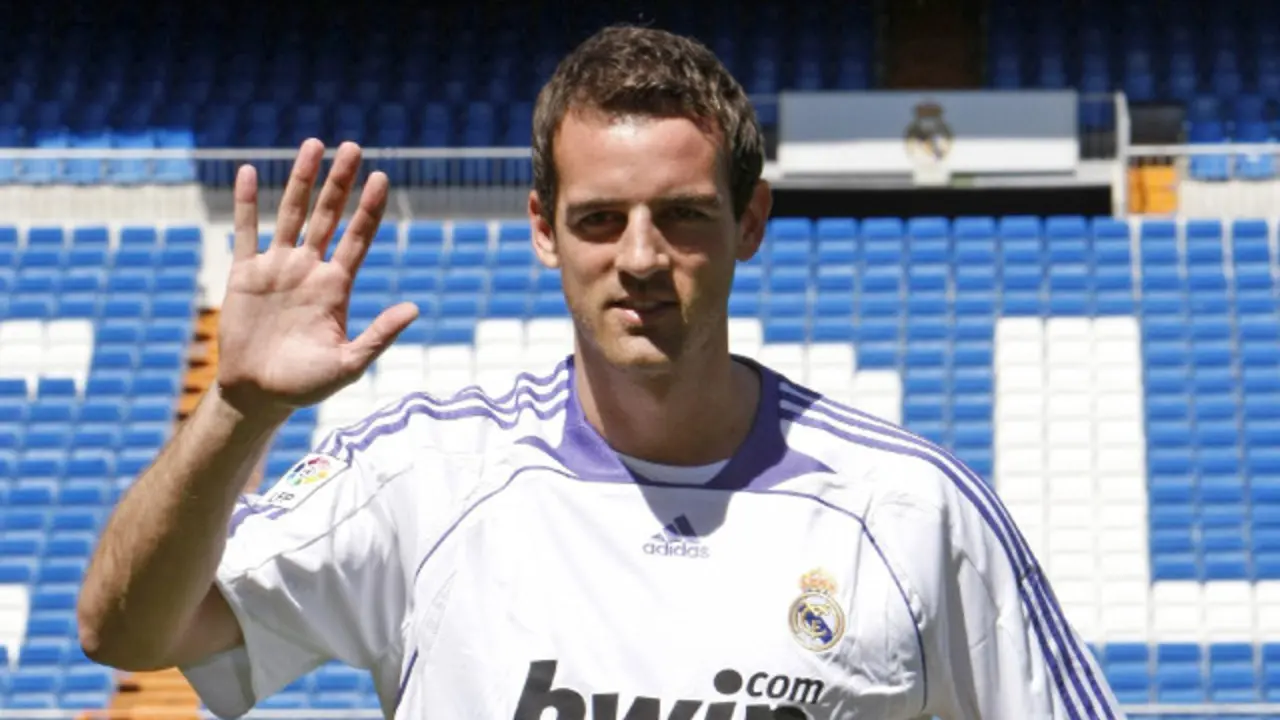 Metzelder, el día de su presentación con el Real Madrid. ARCHIVO