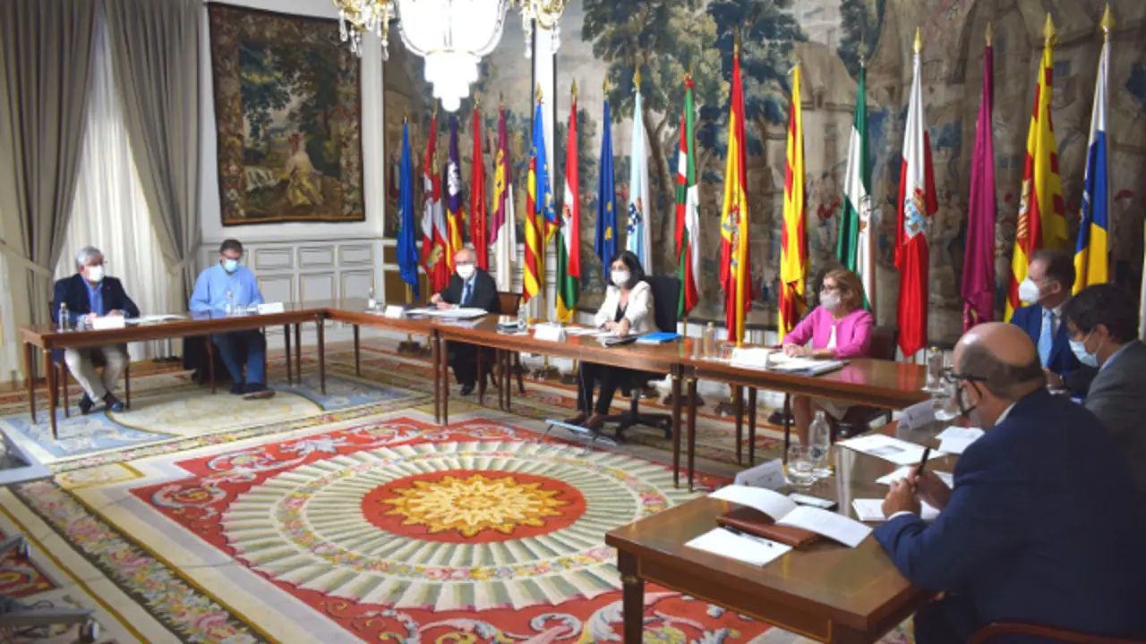 Reunión entre Gobierno y sindicatos. EFE