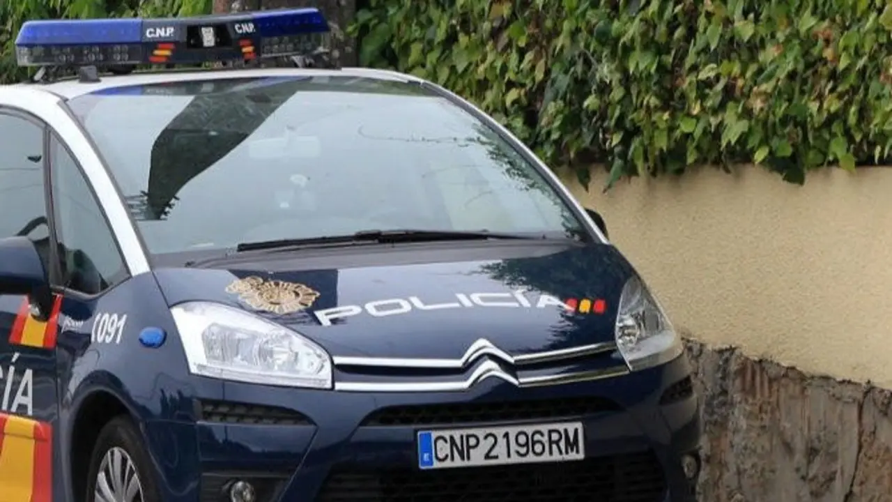 Un coche de la Policía Nacional de Marín. ARCHIVO
