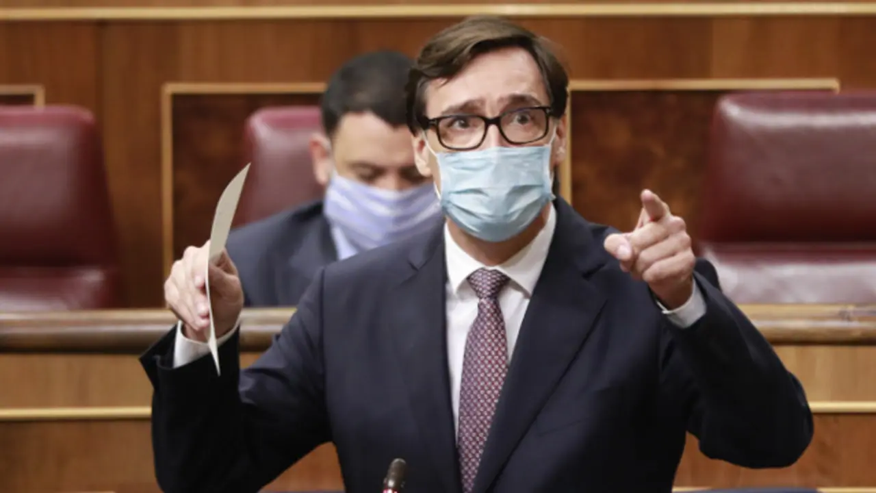Salvador Illa, durante la sesión de control al Gobierno. EFE