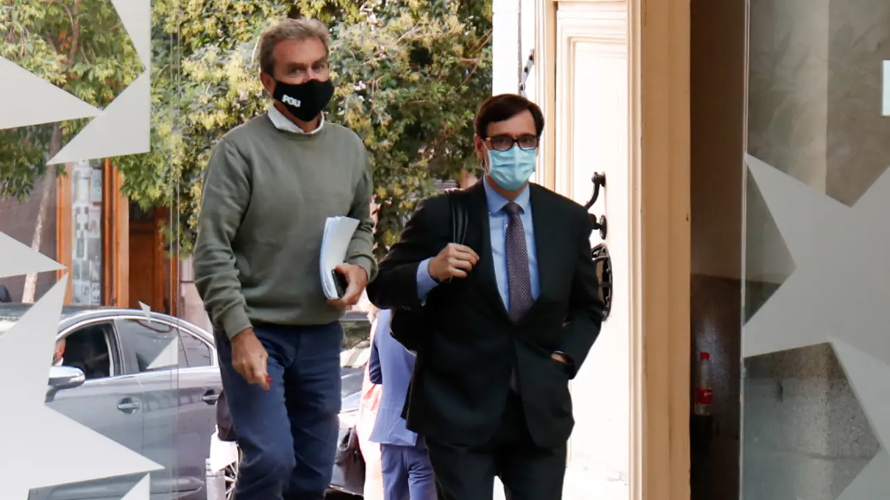 Fernando Simón y Salvador Illa, a su llegada a la reunión del Grupo Covid-19. EUROPA PRESS