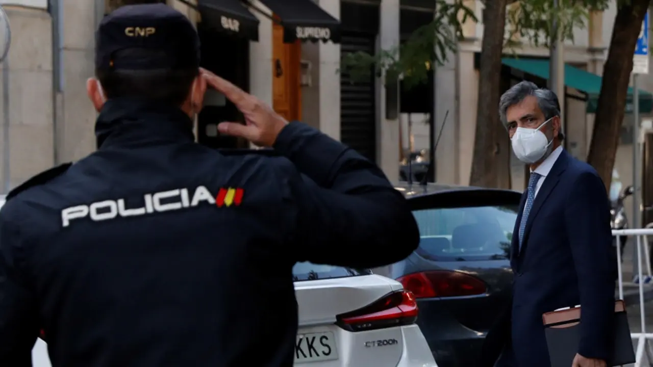 El presidente del Consejo General del Poder Judicial, Carlos Lesmes, a su llegada a la sede del CGPJ. EFE