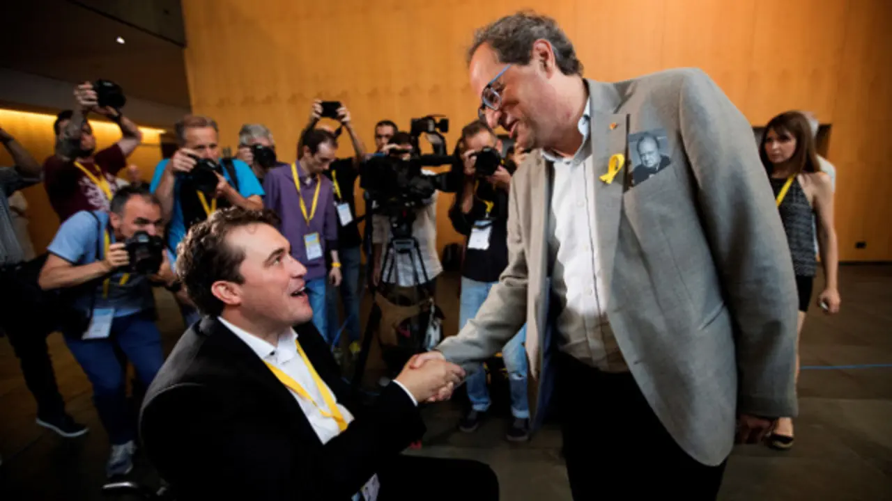 Bonhevi y Torra se saludan. ARCHIVO