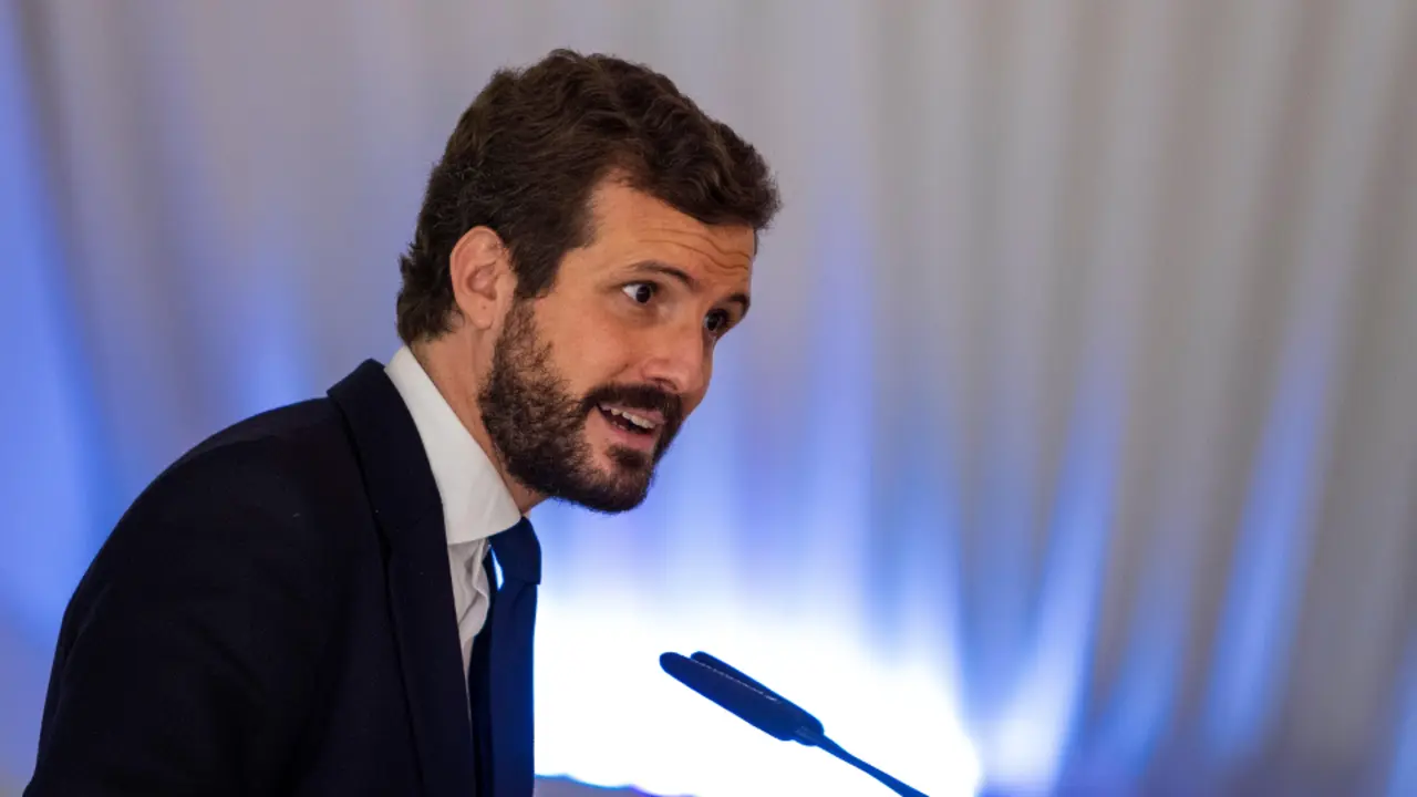Pablo Casado durante una comparecencia. ÁNGELES VISDOMINE (EFE)
