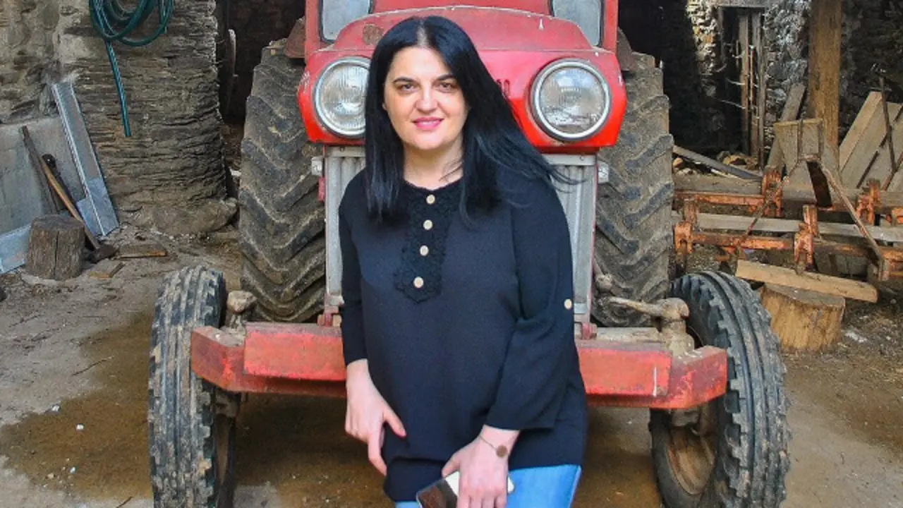 Olga Novo. ANA MOSQUERA (LUZES)