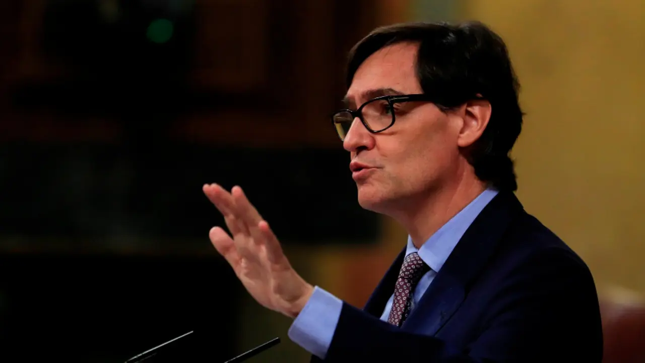 El ministro de Sanidad, Salvador Illa, durante su comparecencia ante el pleno del Congreso de este viernes. FERNANDO ALVARADO (EFE)