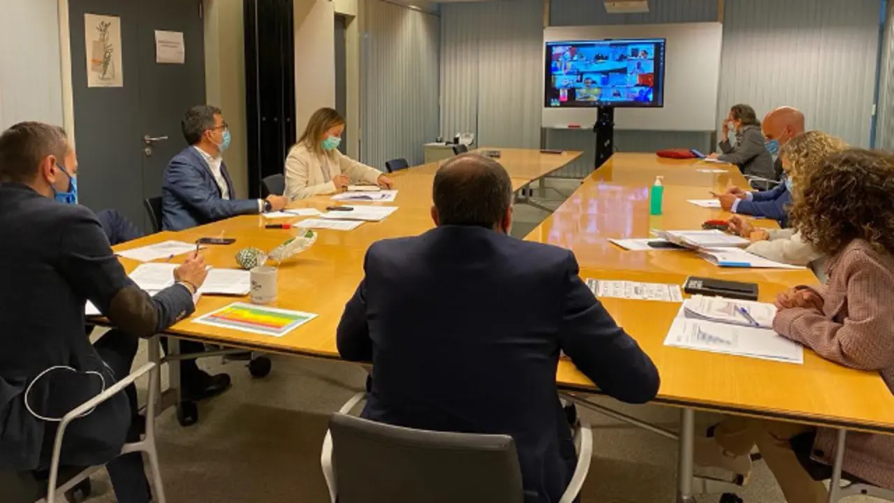 Reuni&oacute;n do comit&eacute; cl&iacute;nico. EP