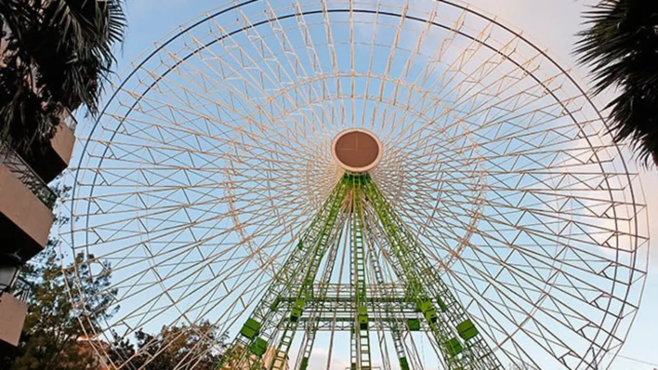 La noria instalada en Vigo en 2019. TURISMO DE VIGO