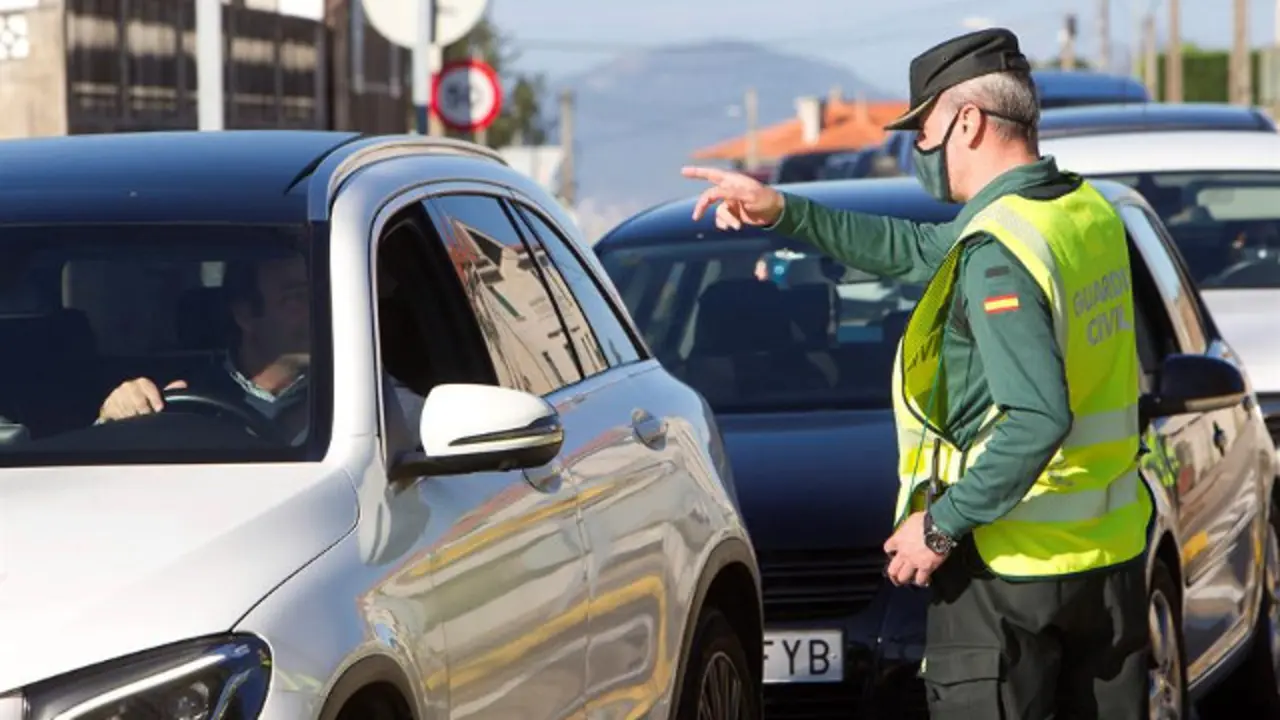 Un dos controis da Garda Civil. EFE