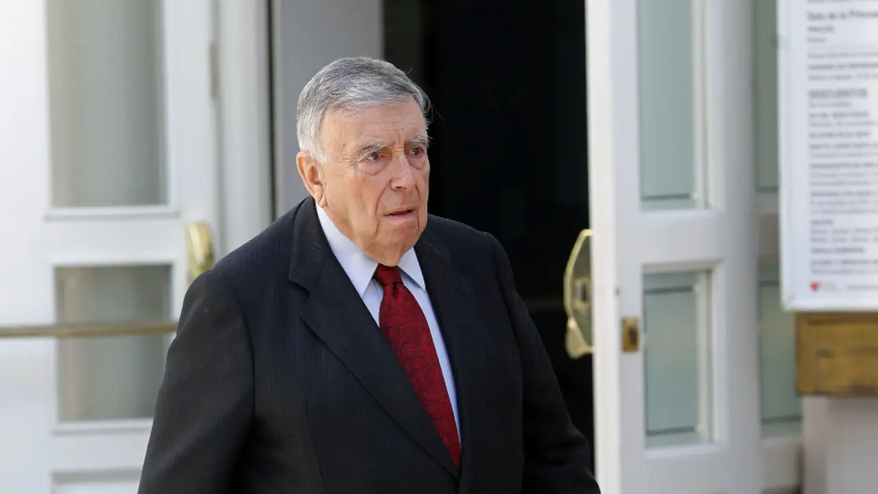 El periodista Luis María Ansón, en una imagen de 2016. CHEMA MOYA (EFE)