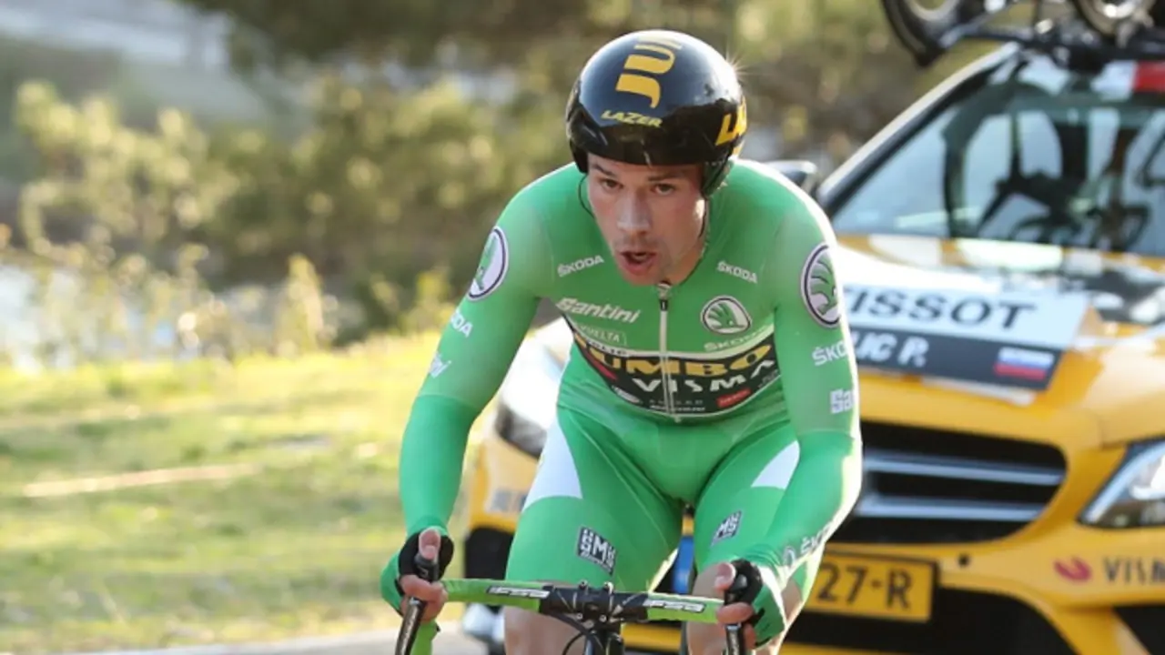 Roglic, durante la contrarreloj de este martes. EFE