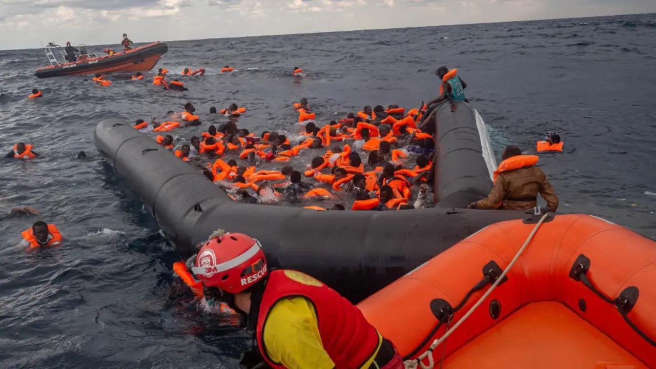 Labores de rescate tras el naufragio. JEAN MARC JOSEPH (OPEN ARMS)