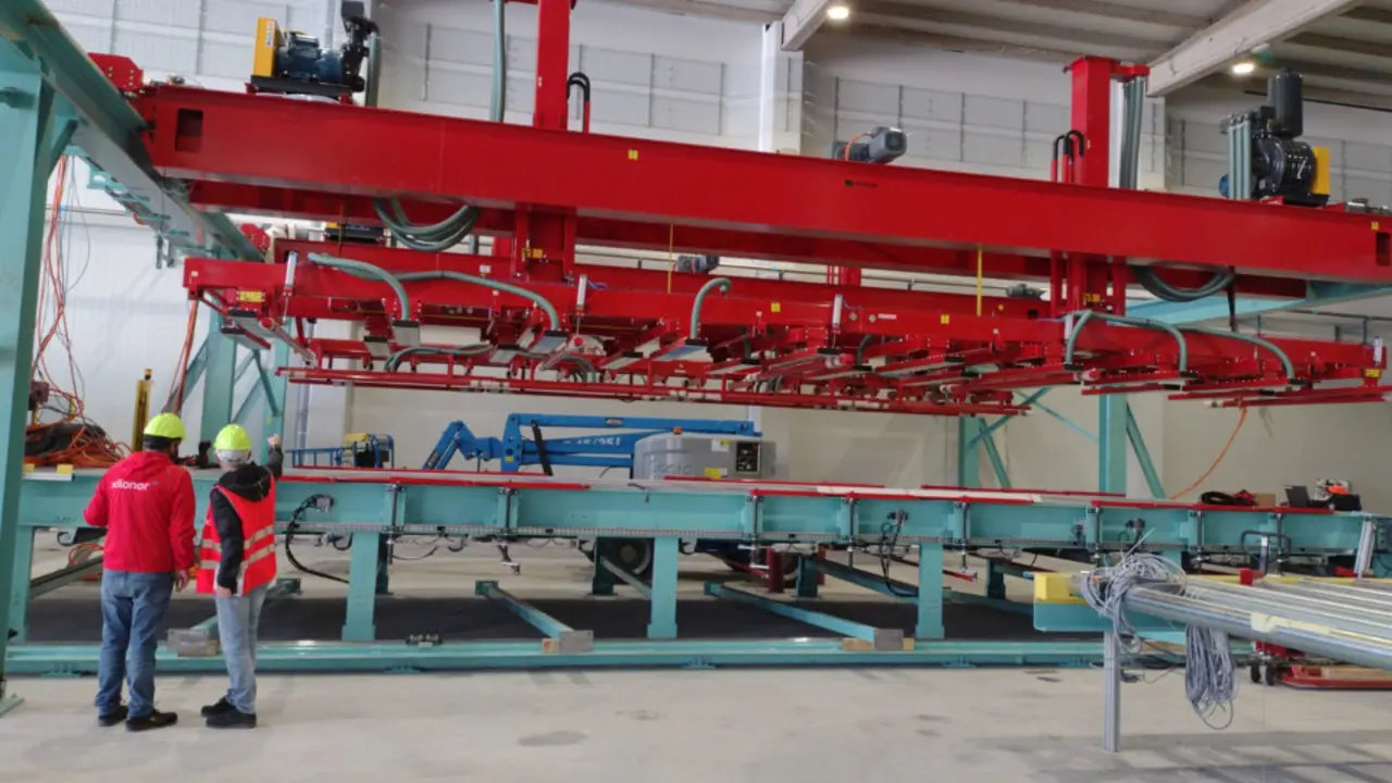 Interior de la planta de Xilonor en Coirós.EP