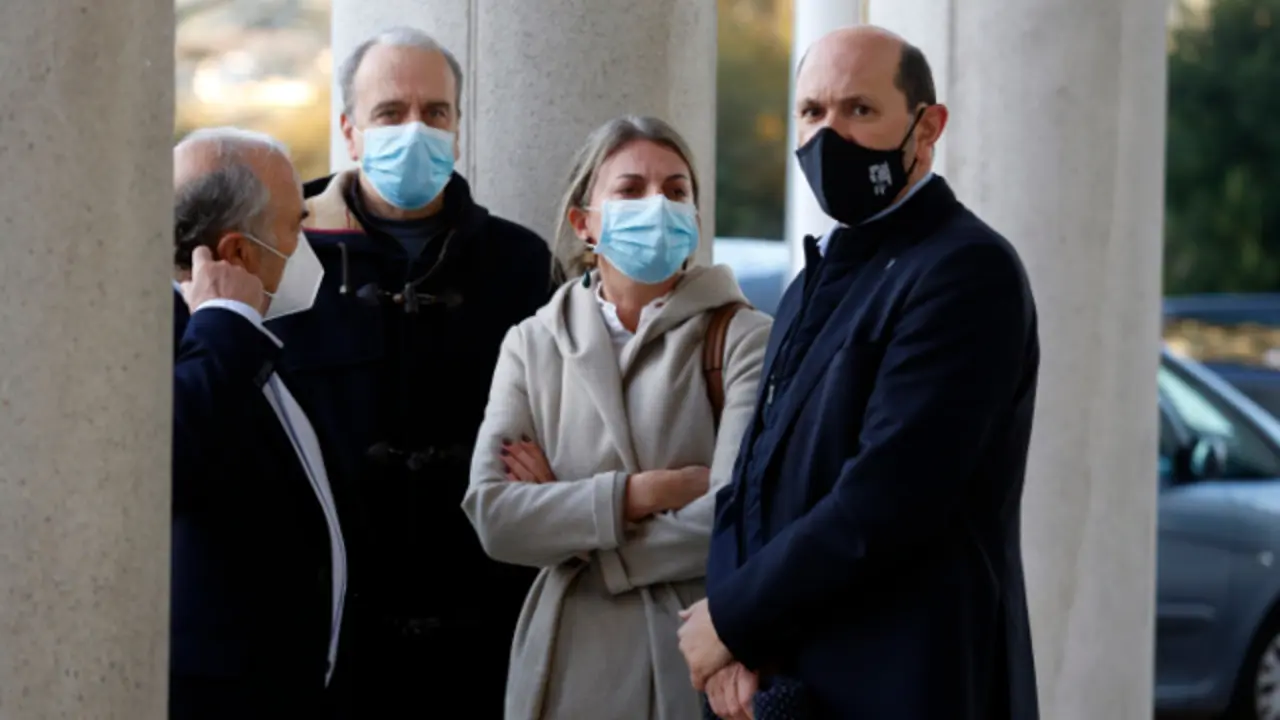 Louzán y Piñeiro, antes de la vista. JAVIER CERVERA