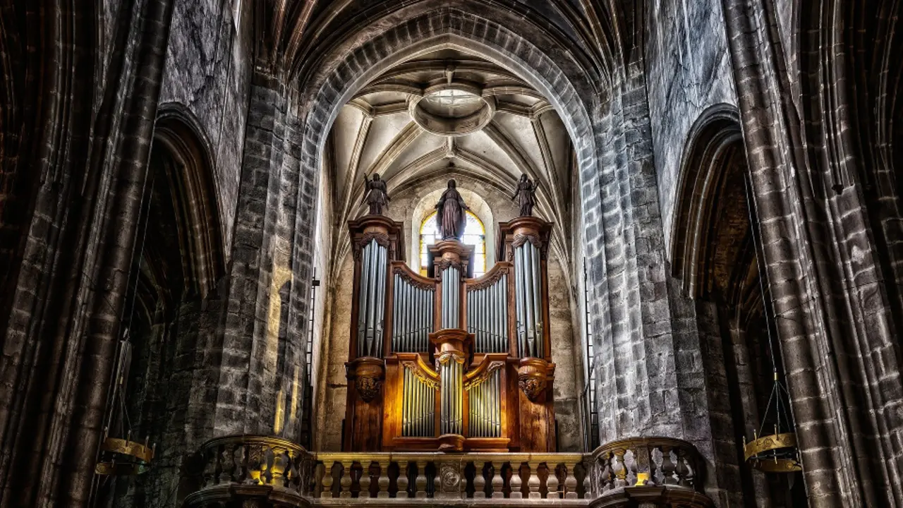 Imagen del interior de una iglesia. PIXABAY