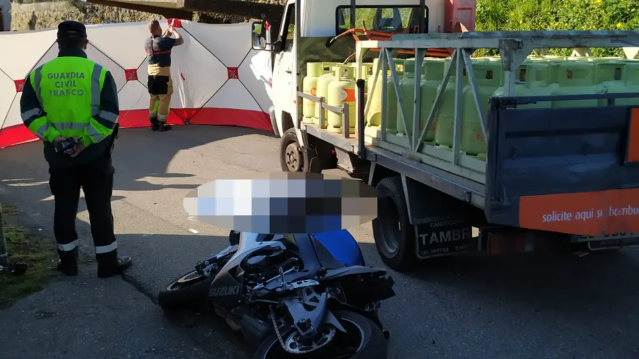 Accidente mortal en Ribeira. DP