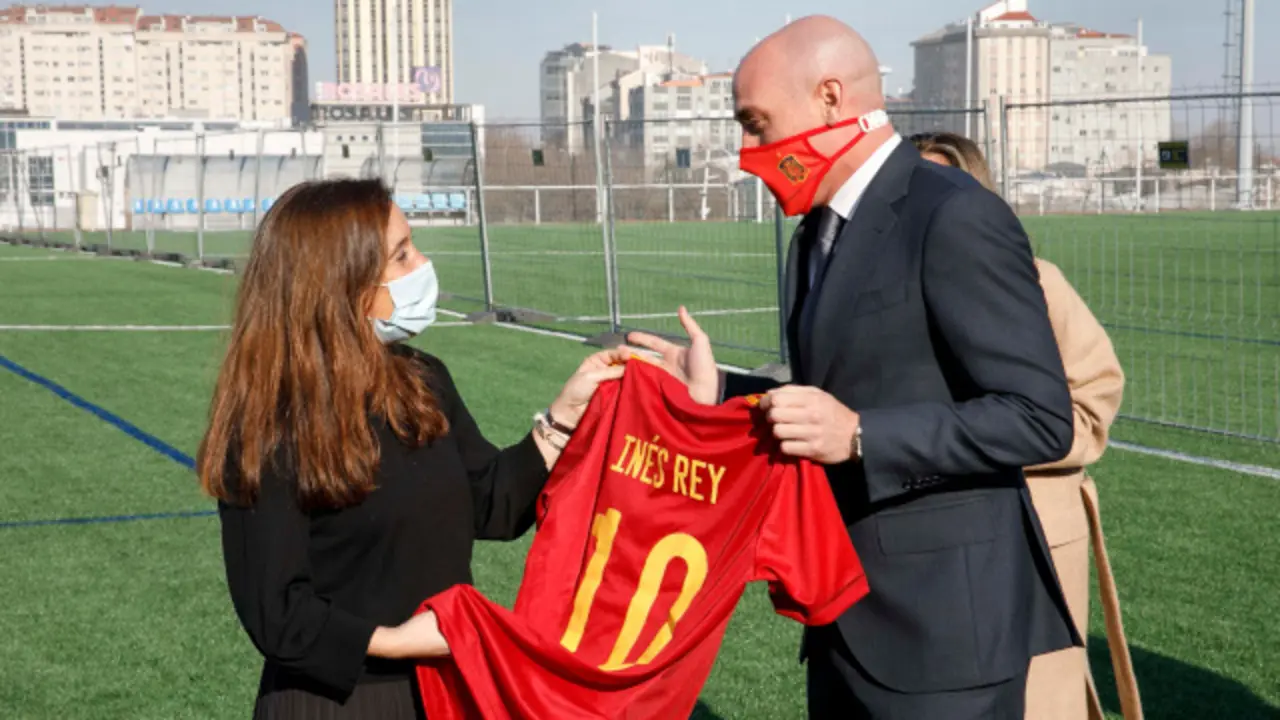 Generated by  IJG JPEG Library