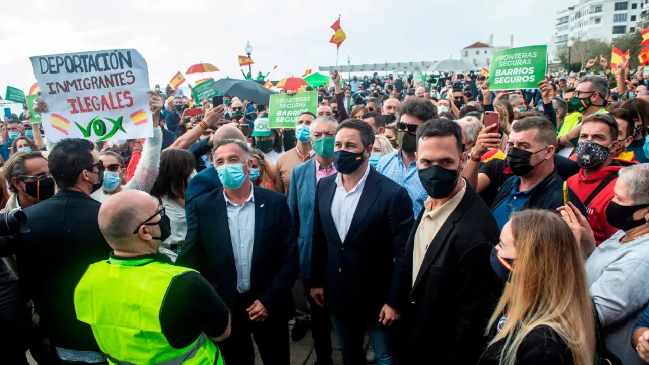 Santiago Abascal, durante la concentración de este sábado en Lanzarote. JAVIER FUENTES (EFE)