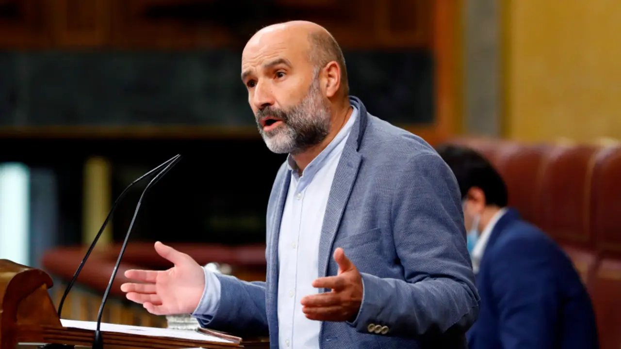 El portavoz parlamentario del BNG, Néstor Rego, en el Congreso. BALLESTEROS (EFE)