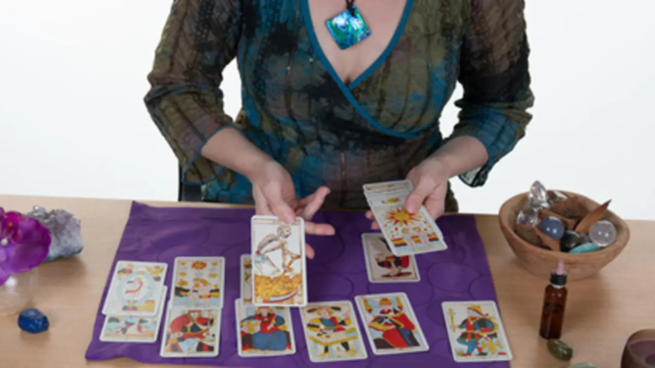 Nombre de las videntes y tarotistas más populares