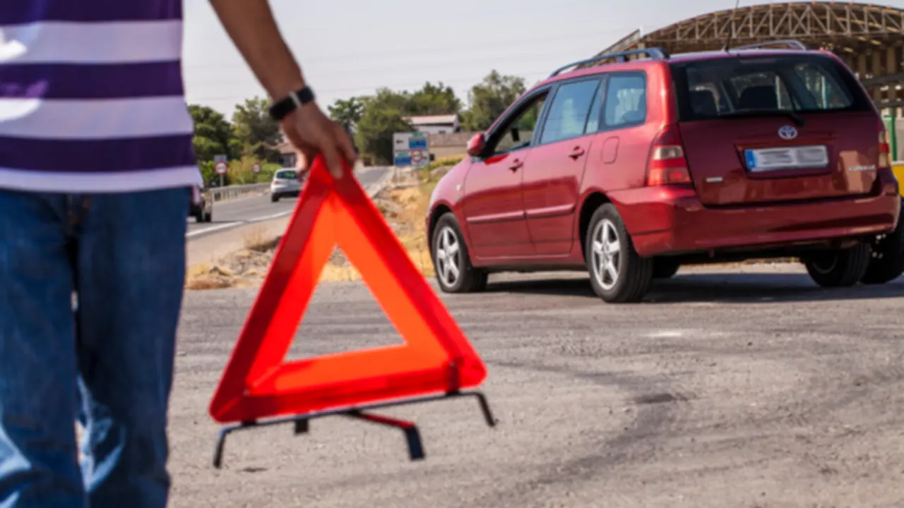 Los triángulos son obligatorios desde 1999. DGT