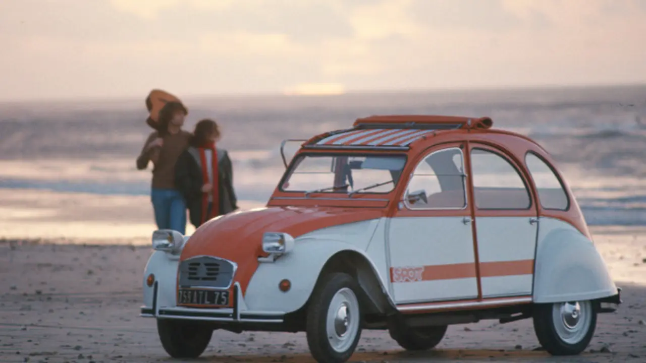 CITROEN_2CV_SPOT_-®Citroen_Communication_DR