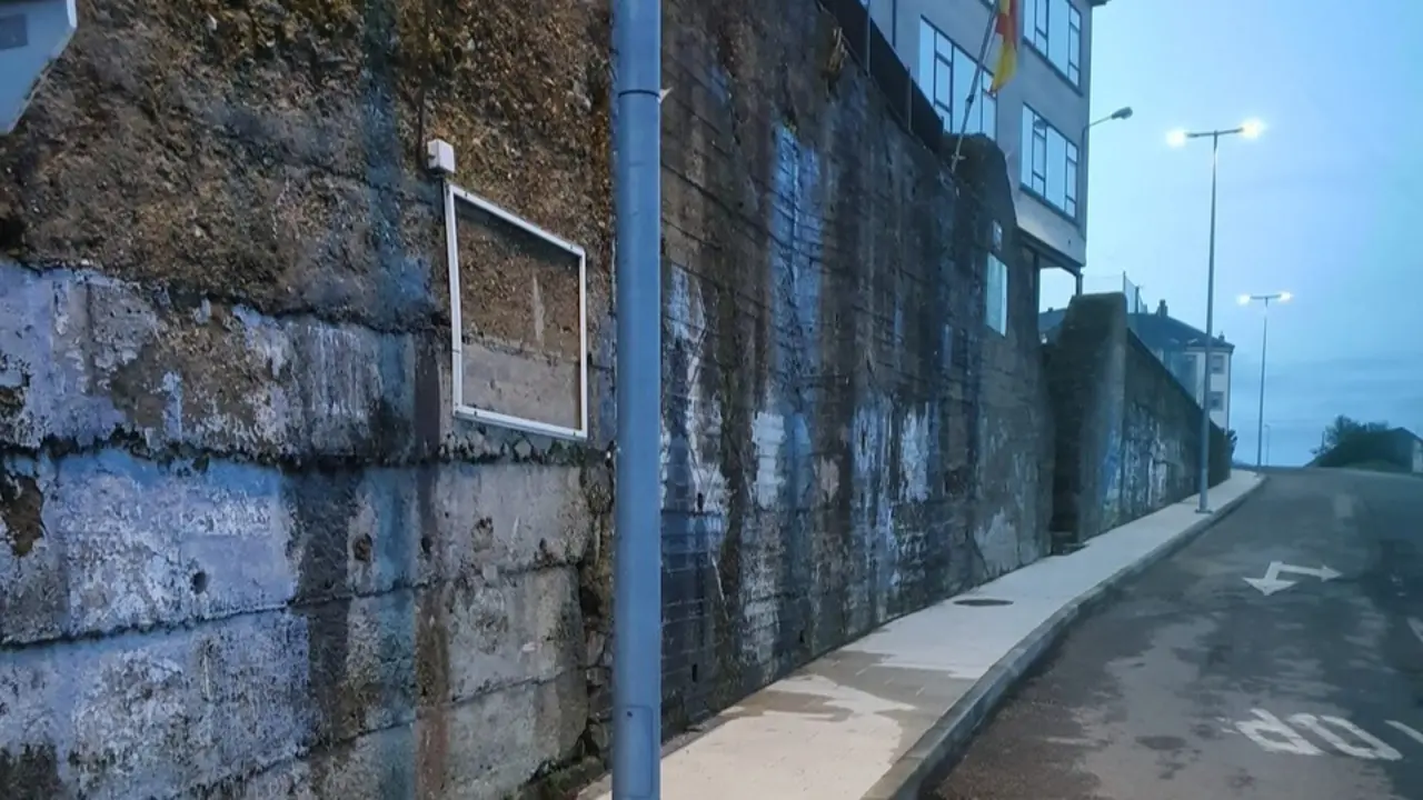 Muro de A Fonsagrada en el que se intervendrá. EP