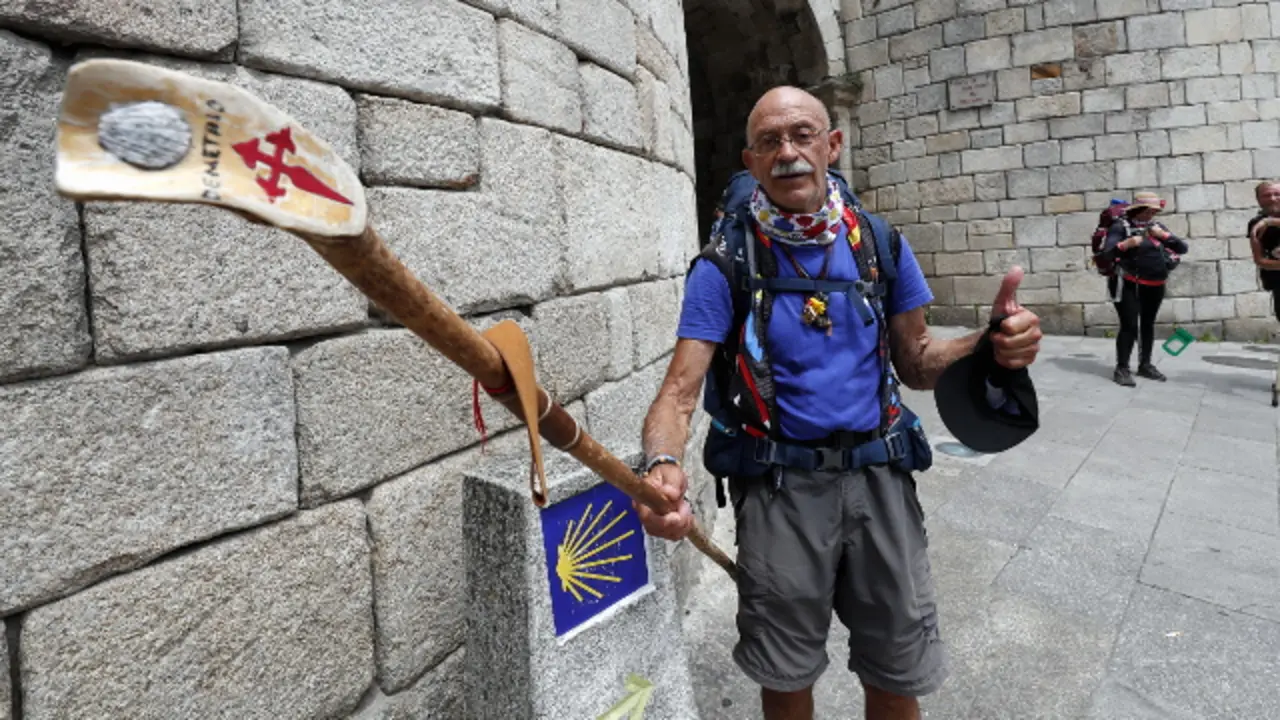 Un peregrino en Lugo XESÚS PONTE