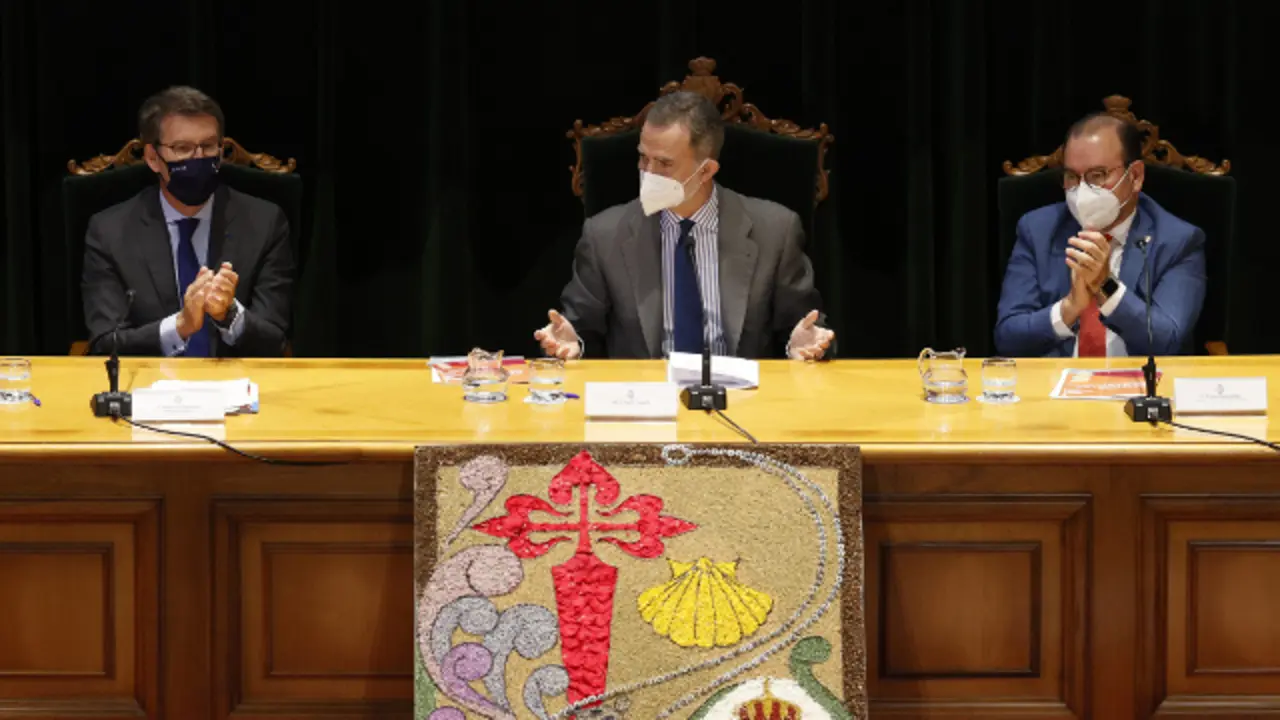 Felipe VI junto a Feijóo