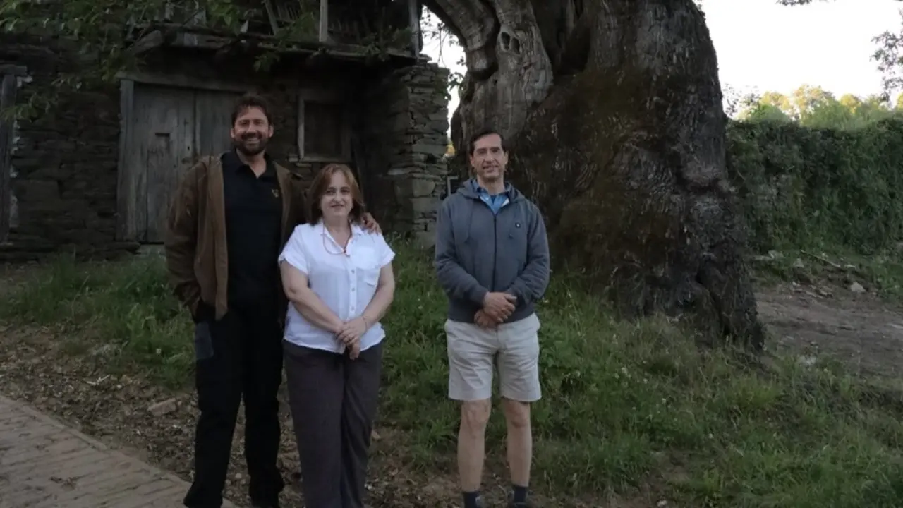 Miguel &Aacute;ngel Tob&iacute;as, Olga Iglesias y Mario Alonso Puig, en Ramil. EP