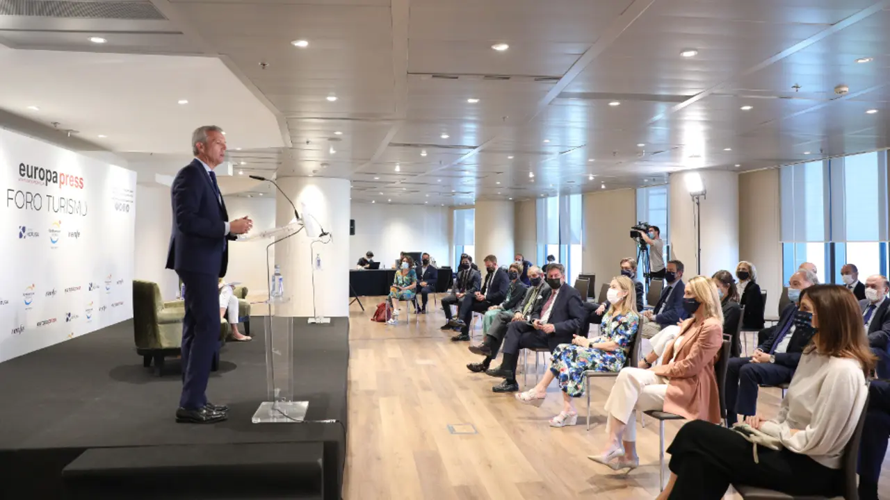 Alfonso Rueda, este martes no Foro Turismo de Europa Press, celebrado no Hotel Eurostars Madrid Tower. MARTA FERNÁNDEZ JARA (EUROPA PRESS)