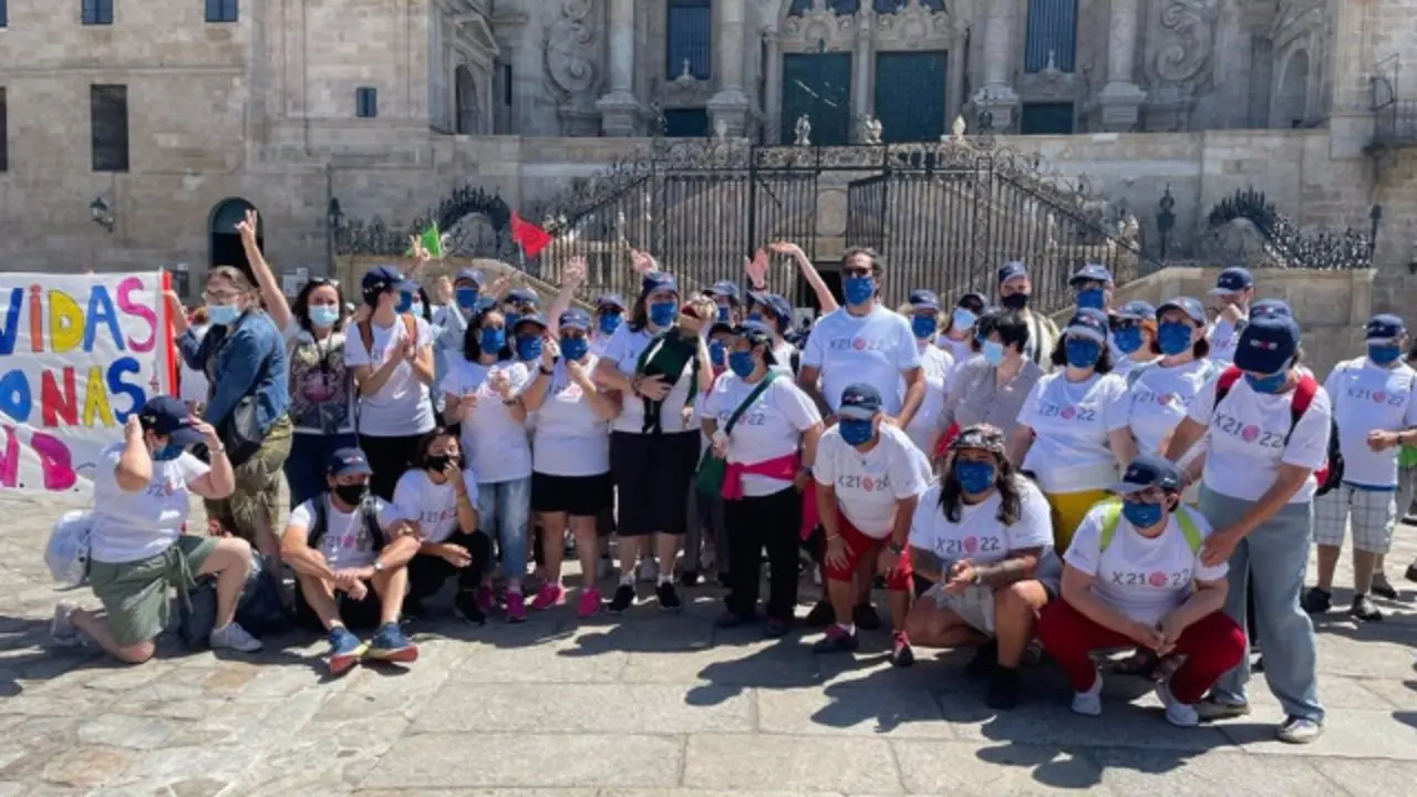 Un grupo, a su llegada a Santiago. CAMINO VERDE