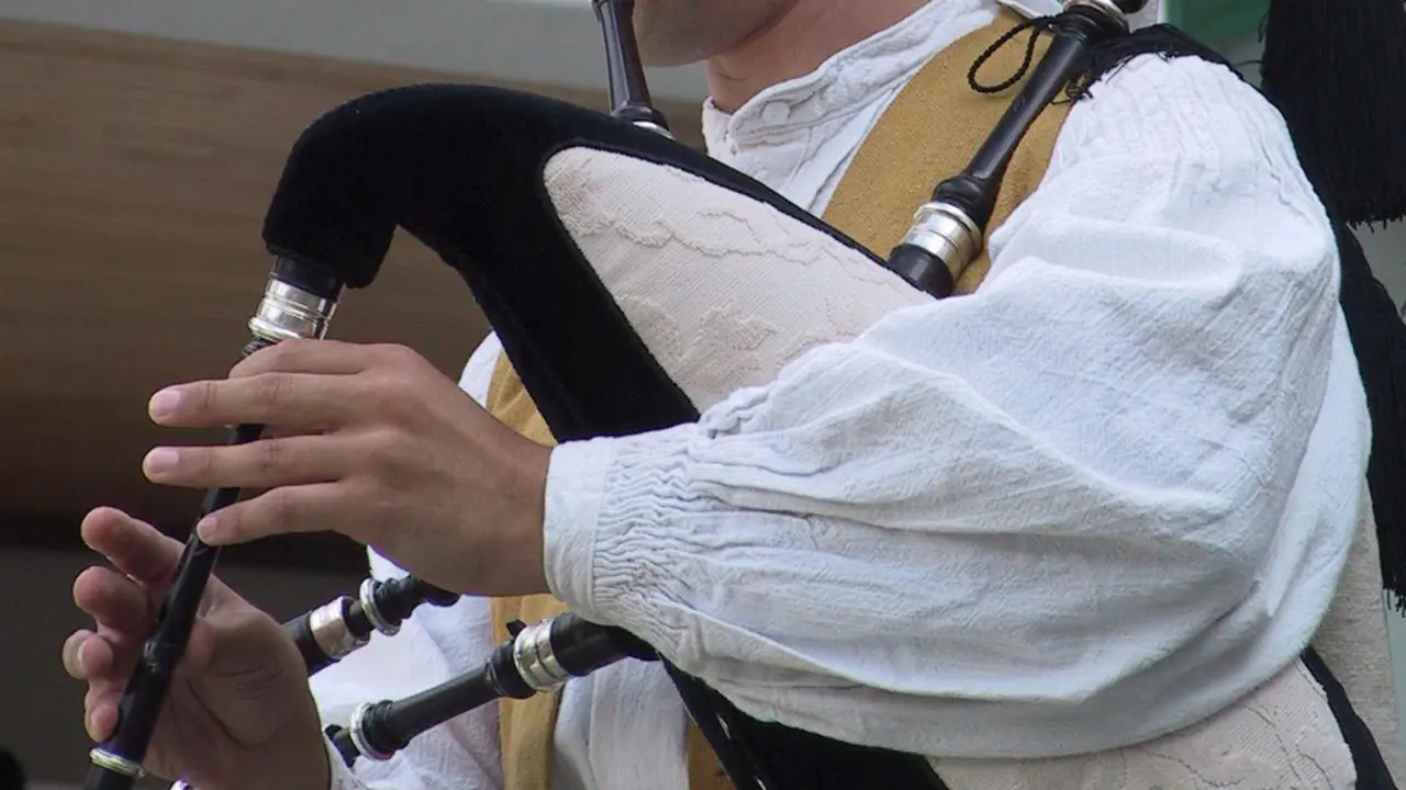 Imagen de archivo de un gaiteiro. AEP