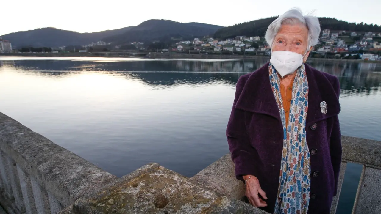 Dolores Barro, nos xardíns de Viveiro. JOSÉ Mª ÁLVEZ