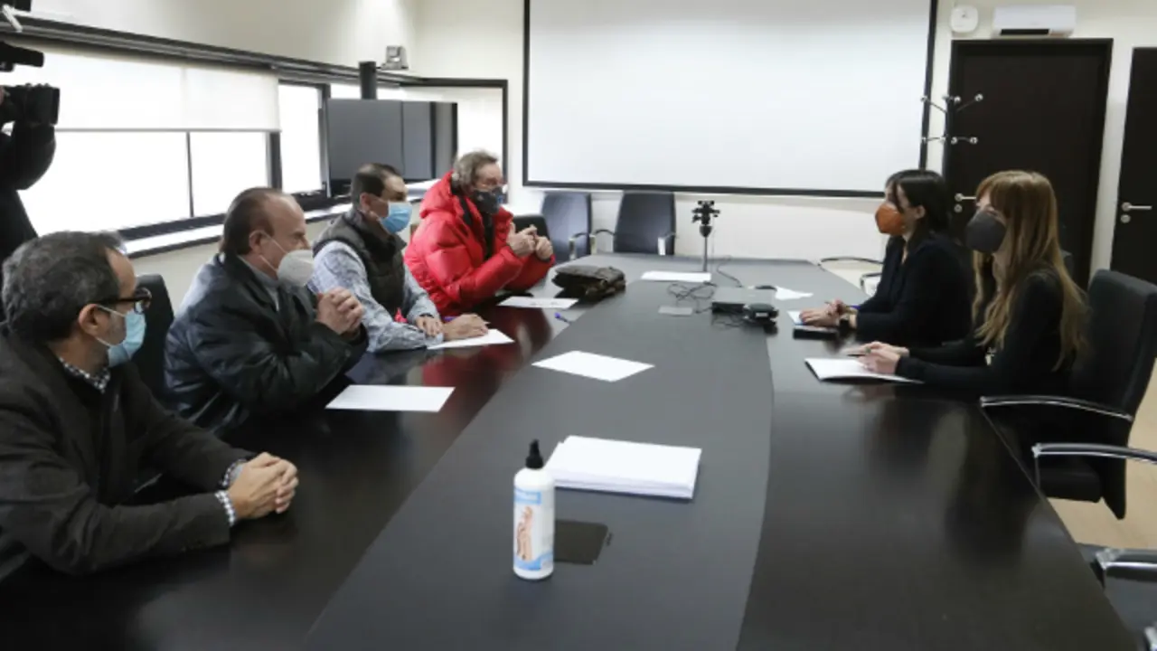 Lorenzana, reunida con los hosteleros. XUNTA